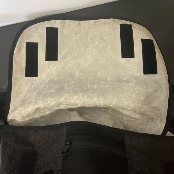 TIMBUK2 Black Messenger Bag barely used! Built to last! - Picture 8 of 11